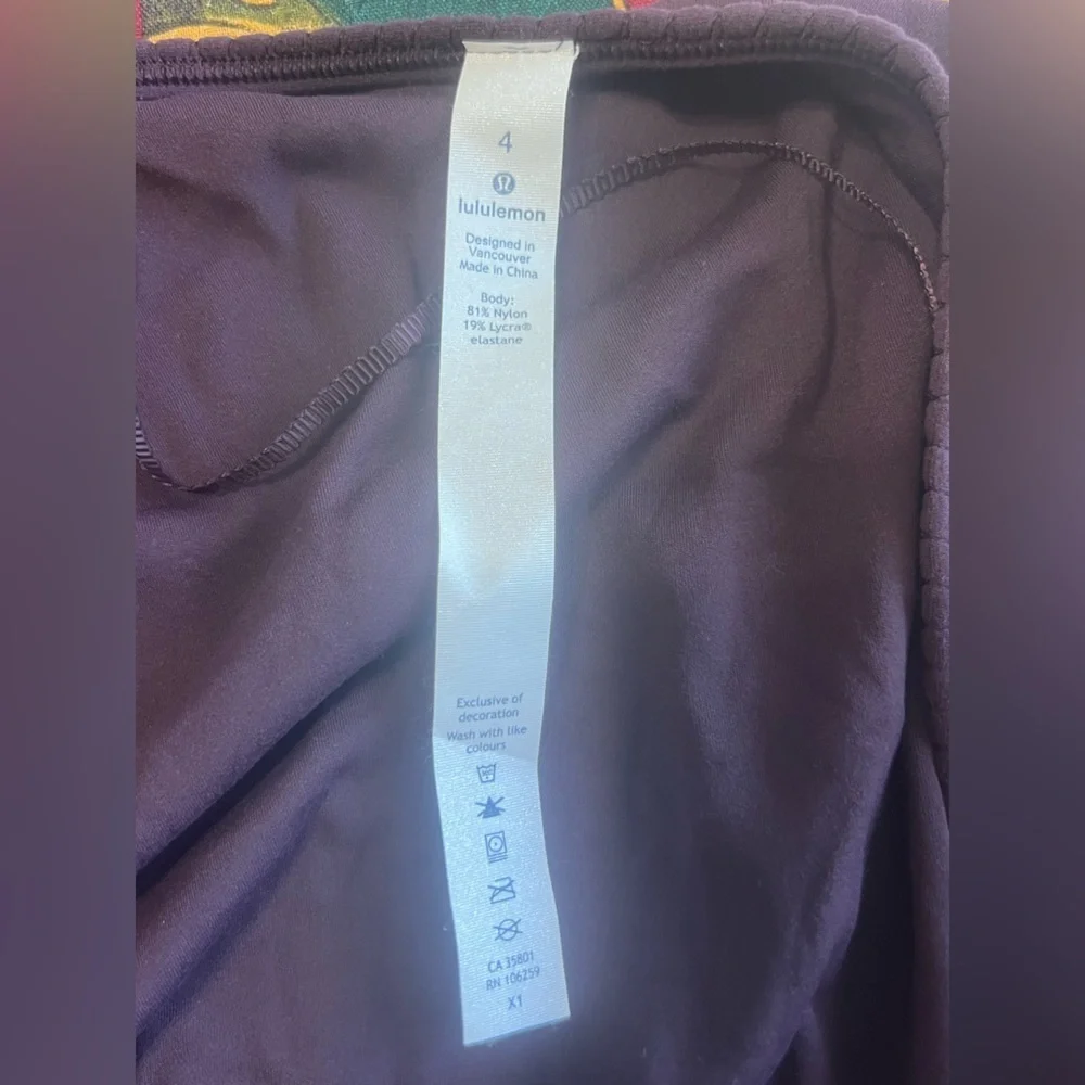 Lululemon Athletica Plum Wrap Blouse Caja 6